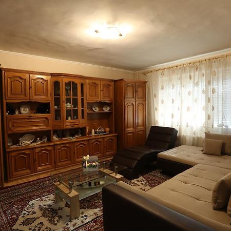 Apartament Dragos Voda Орадя Екстер'єр фото