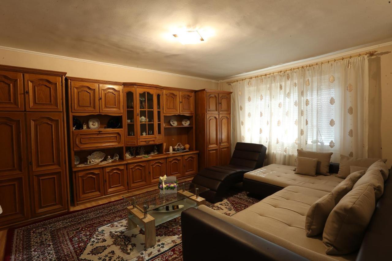 Apartament Dragos Voda Орадя Екстер'єр фото