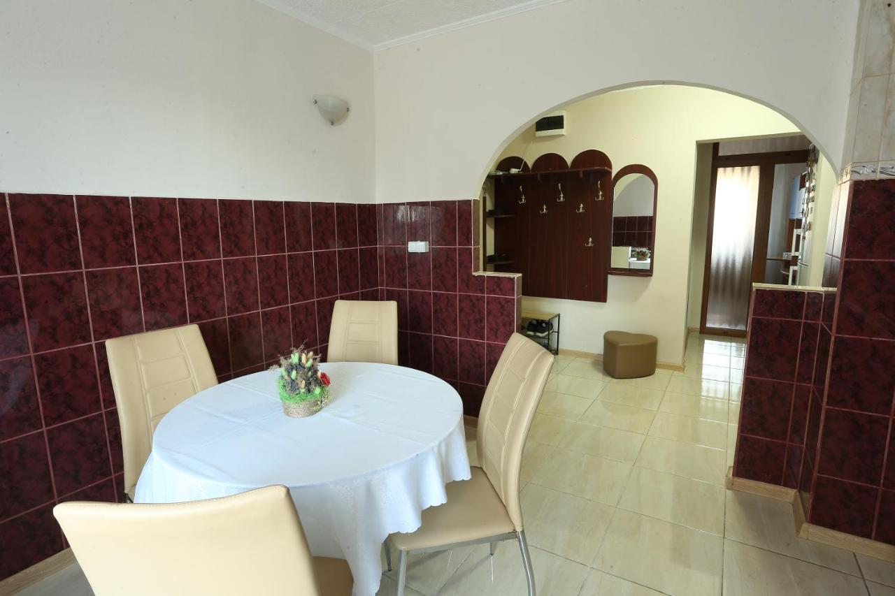 Apartament Dragos Voda Орадя Екстер'єр фото